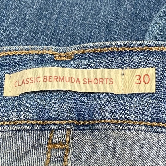 Levi’s Bermuda Jean Shorts Size 30 Rolled Cuff Medium Wash Denim - Picture 6 of 10